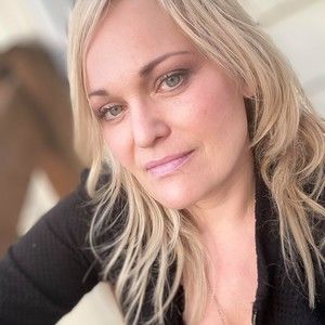 Meet your Posher, Tannis